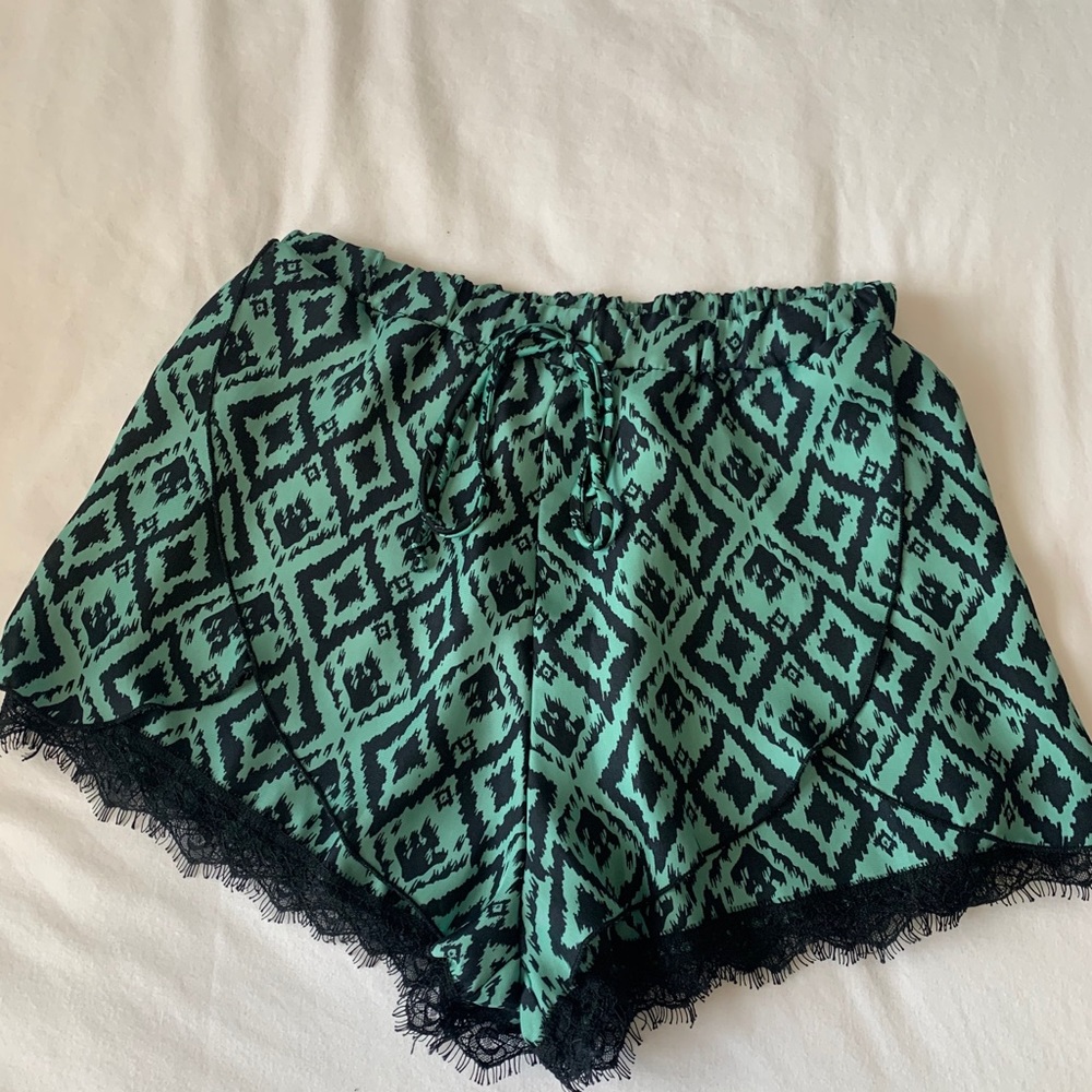 Green/black Flowy Shorts